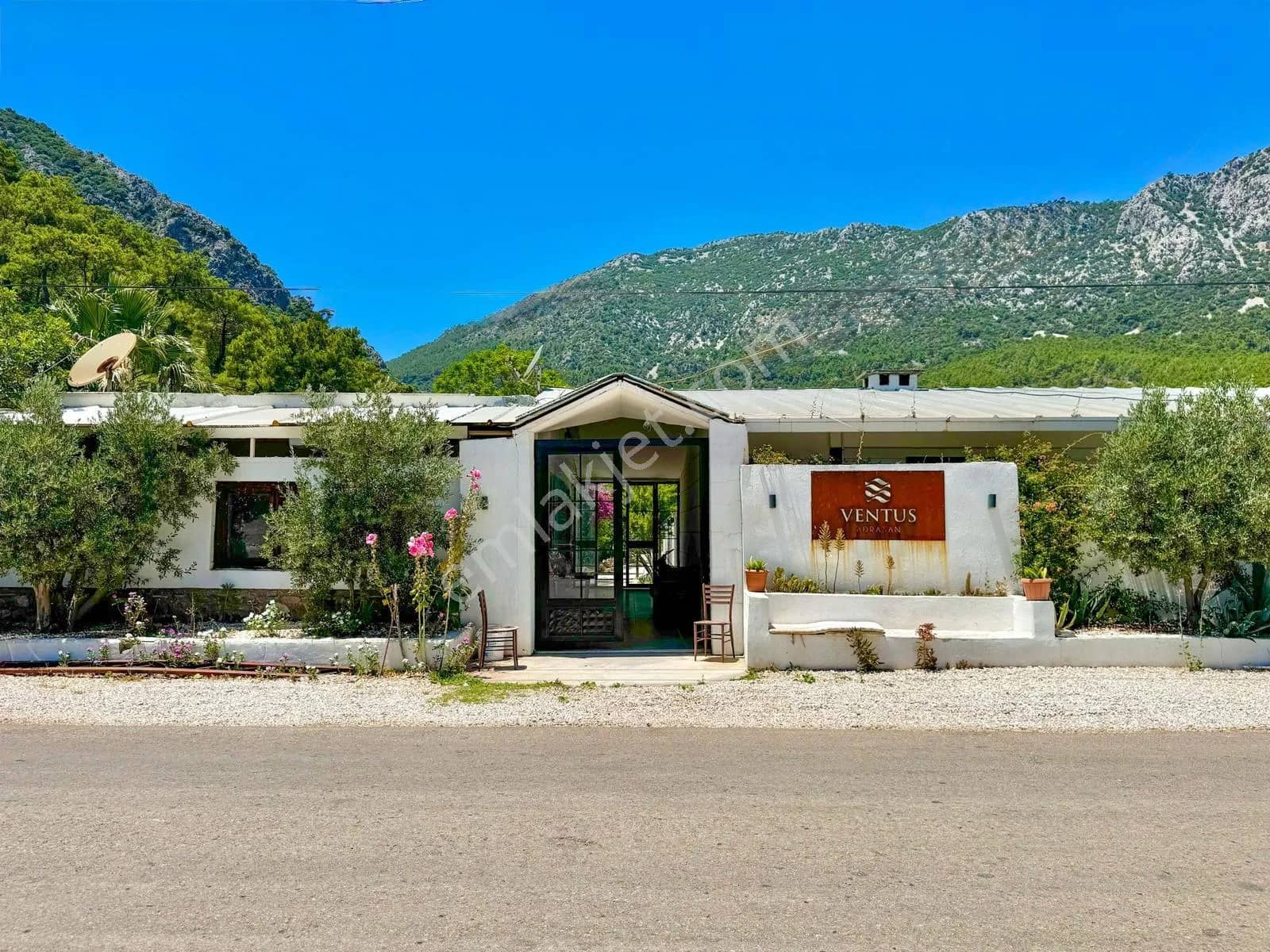 Adrasan 1208m2 Köşe Arsalı Belgeli 3 Özel Villa ilan görseli